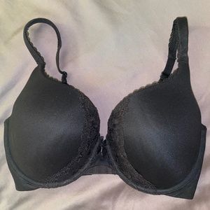 Victoria Secret Black Bra / Body by Victoria Padded Perfect Coverage / 32DDD
